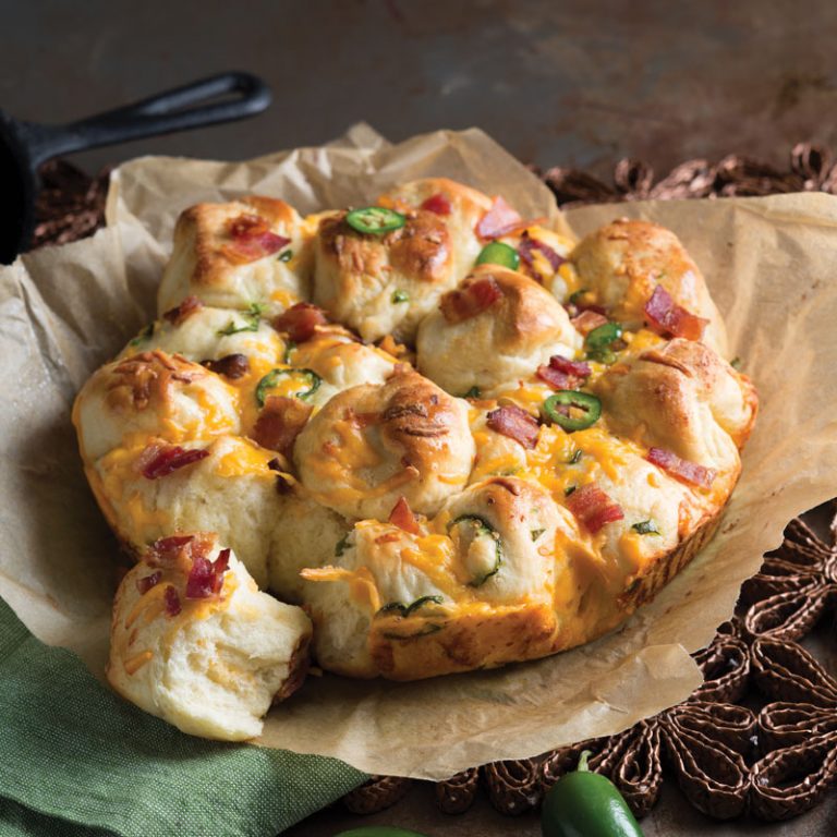 Bacon-Cheddar Jalapeño Monkey Bread