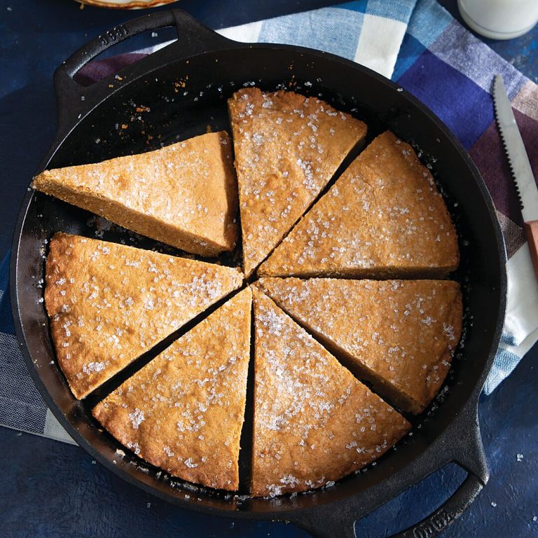 Gingerbread Skillet Cookie