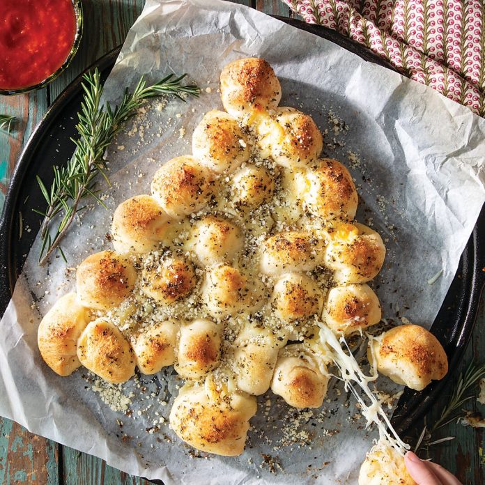 Cheese-Stuffed Pull-Apart Christmas Tree Rolls