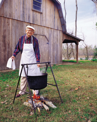 Tony_Cooking_outside Tony Chachere