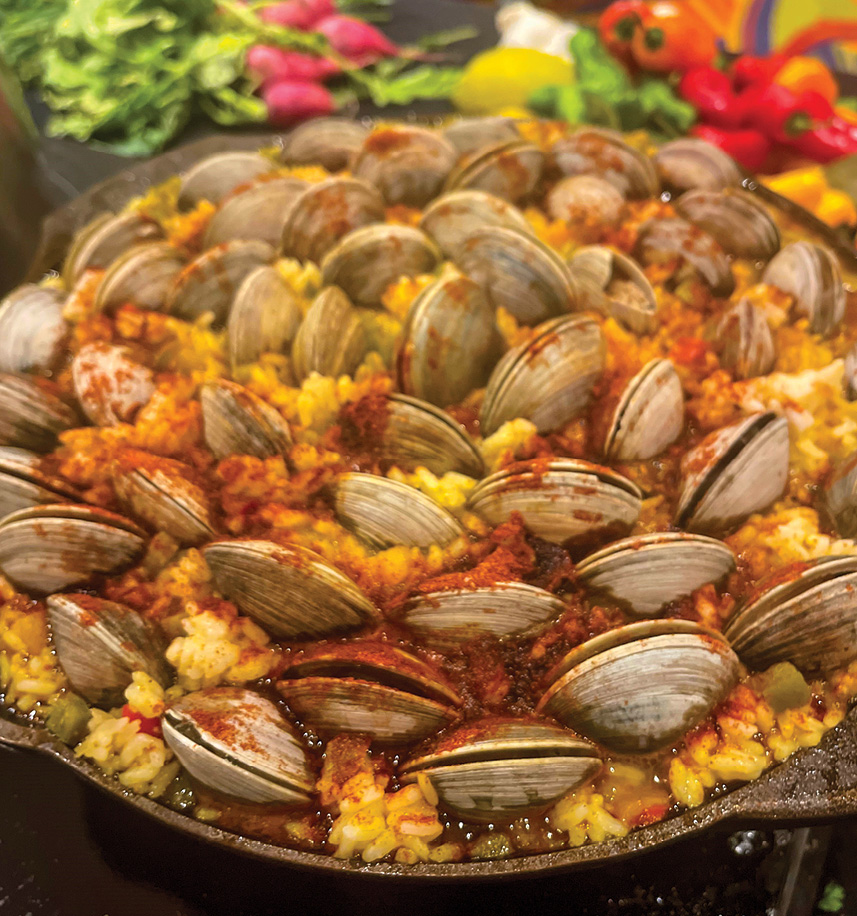 Clams and saffron rice 